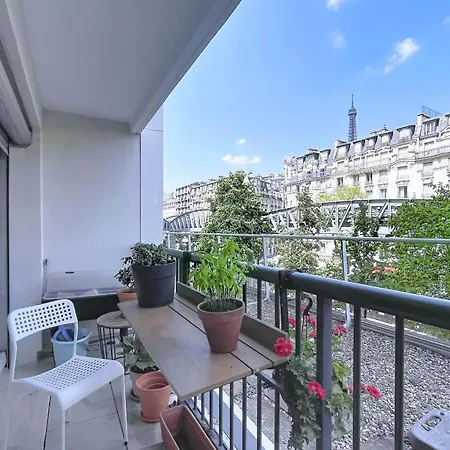 Charming Flat Near The Eiffel Tower